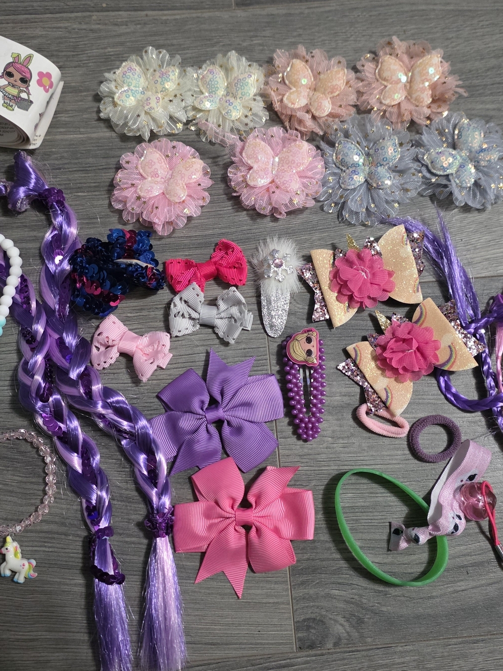Bundle. Girls. Hair accessories. Jewelry. Keychains. Toys.